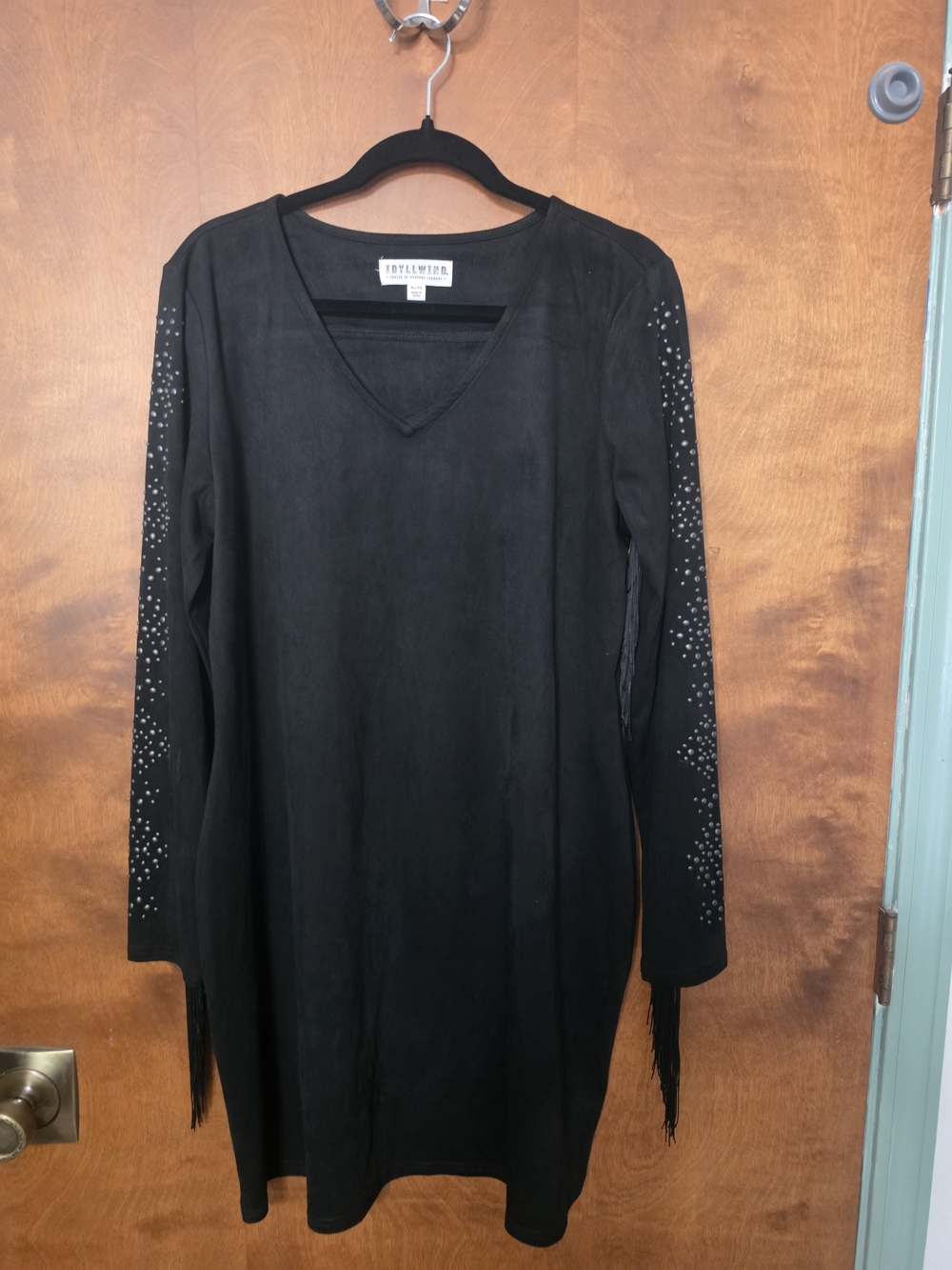 Idyllwind Black Long-Sleeve V-Neck Dress with Studded Sleeves